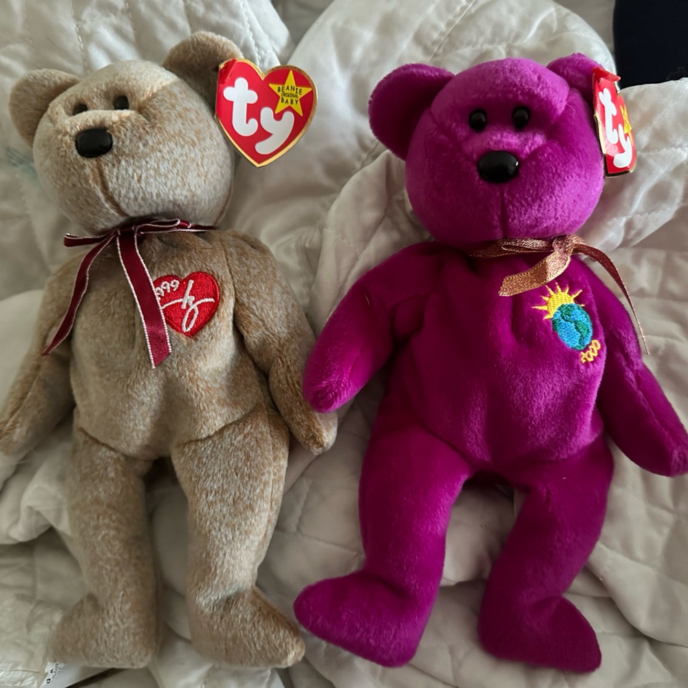 TY SIGNATURE the BEAR Beanie Baby Vintage Toy Collectable and Millenium bear
